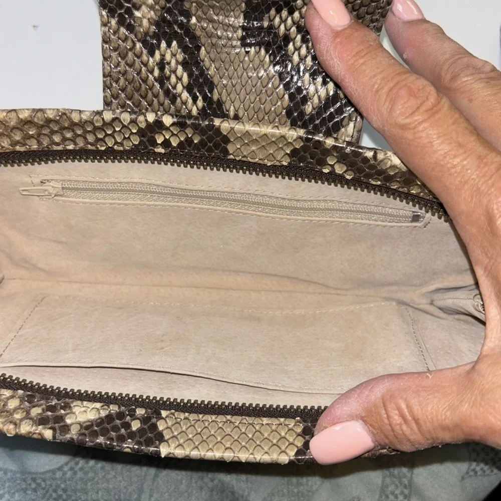 Source Unknown gorgeous clutch
